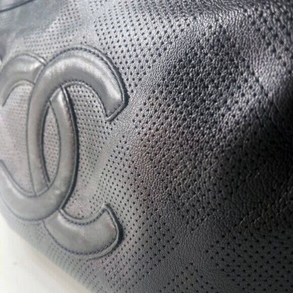 Authentic CHANEL CC Large Executive Perforated Leather Tote Shoulder Bag Black - Picture 8 of 14